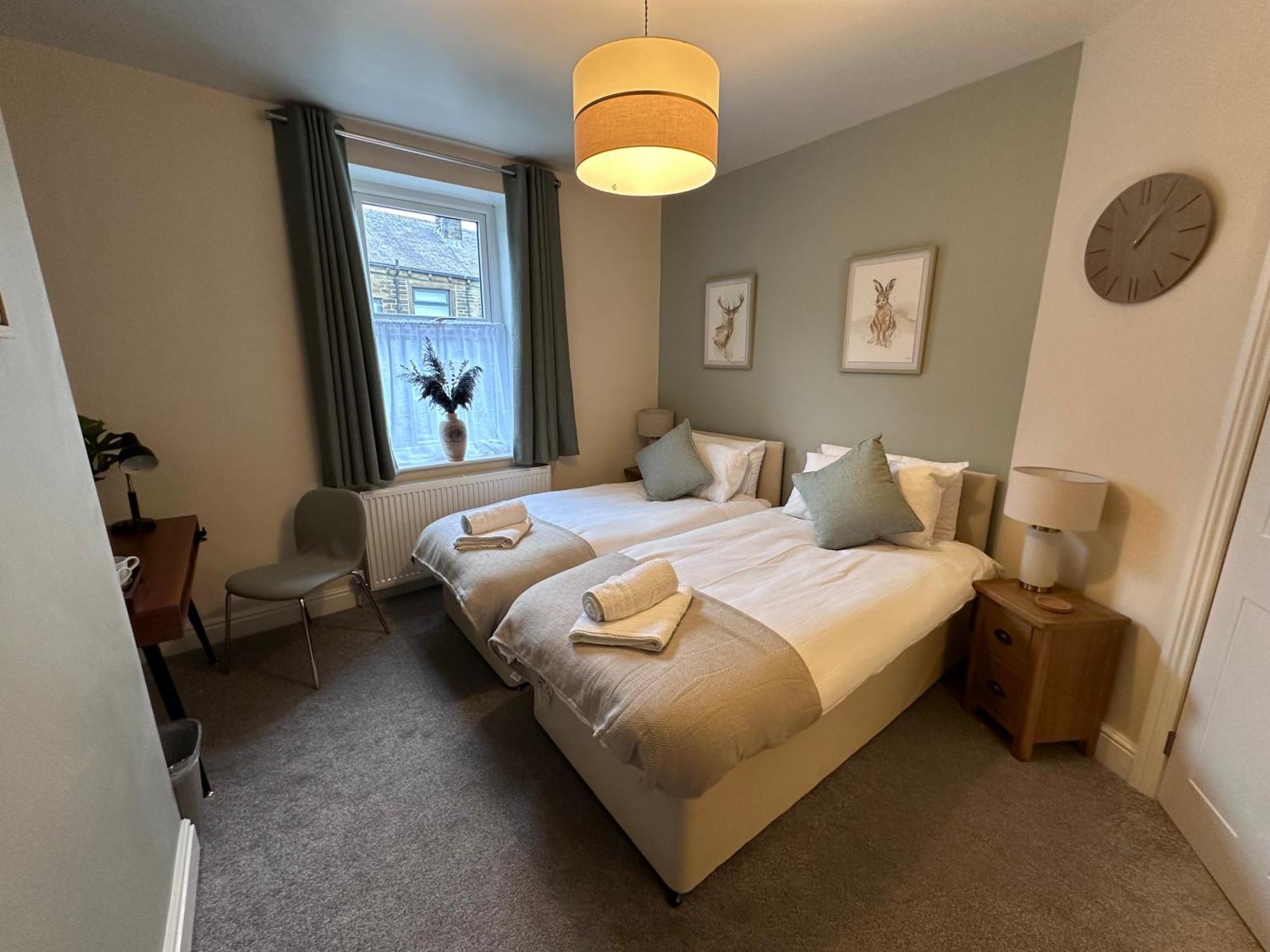 Prince St Cottage - Haworth - Sleeps 4 Екстериор снимка